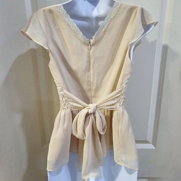 Liz Claiborne ✦ Cream Lace Chiffon Wrap Top ✦ Smocked Tie Back Vintage Style 6 - Picture 6 of 15